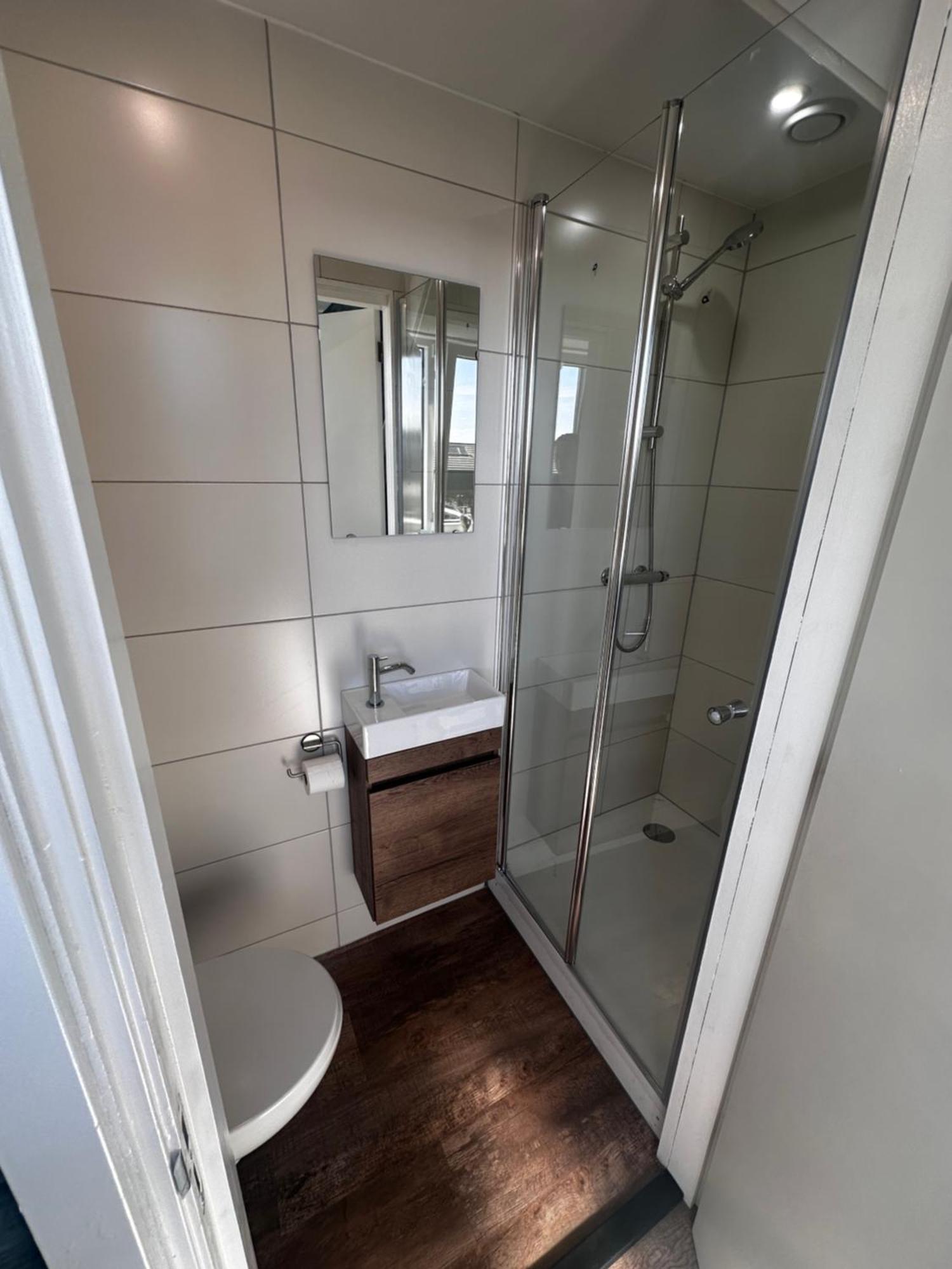 Eetcafe Punt Bed & Breakfast Roelofarendsveen ภายนอก รูปภาพ
